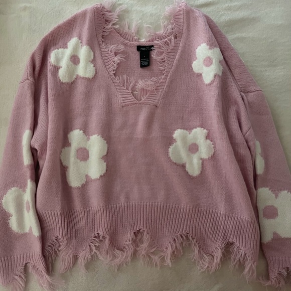 Rue21 | Sweaters | Pink Flower 